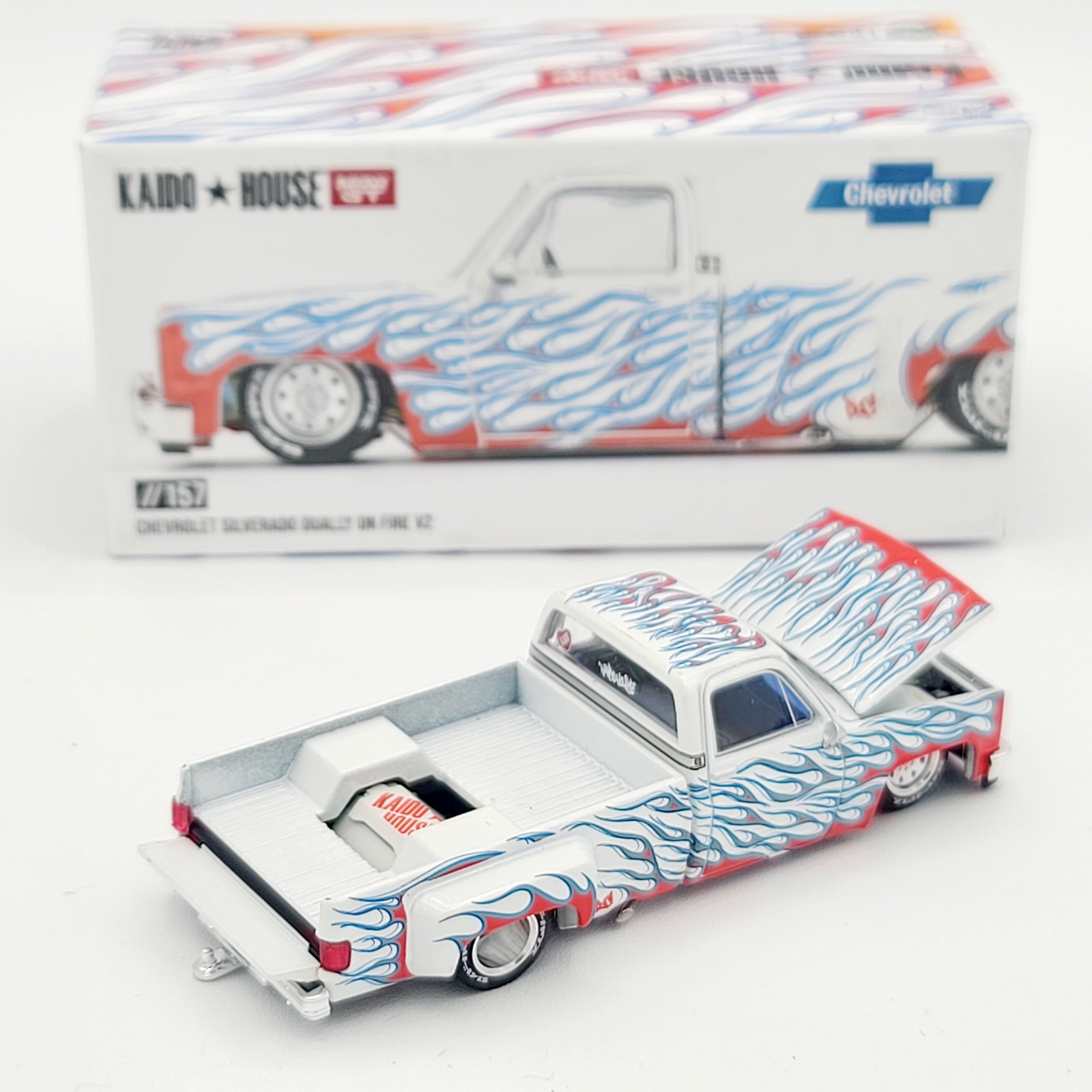 Kaido House x Mini GT Chevrolet Silverado Dually On Fire V2 - 1:64 scale (2025 Limited Edition)